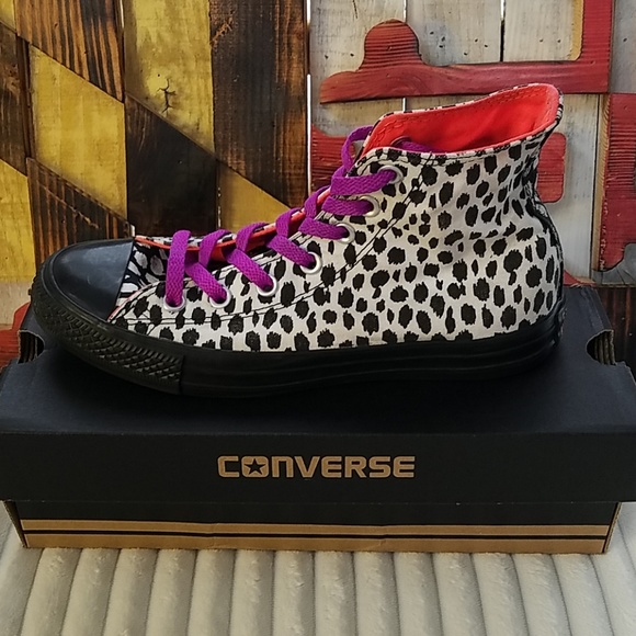 Converse Shoes - Converse Allstars Womens Size 8